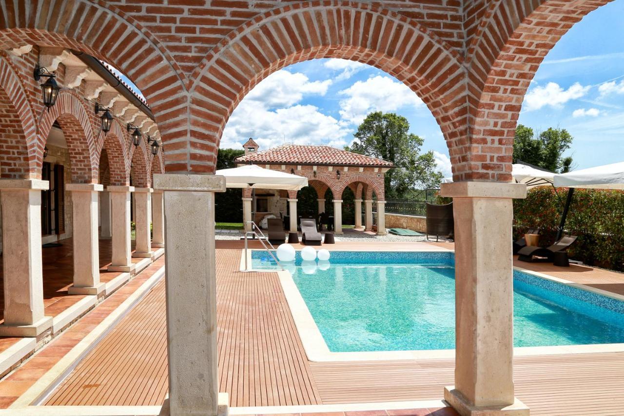 Villa Carolus-Luxurious Istrian Villa Barat  Εξωτερικό φωτογραφία