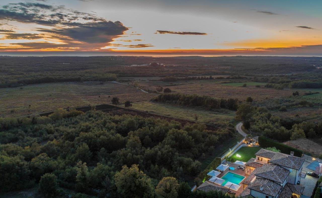 Villa Carolus-Luxurious Istrian Villa Barat  Εξωτερικό φωτογραφία