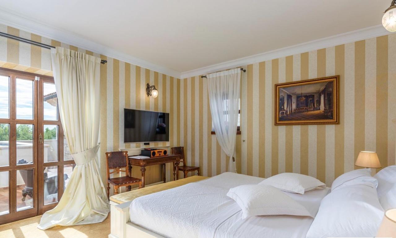 Villa Carolus-Luxurious Istrian Villa Barat  Εξωτερικό φωτογραφία