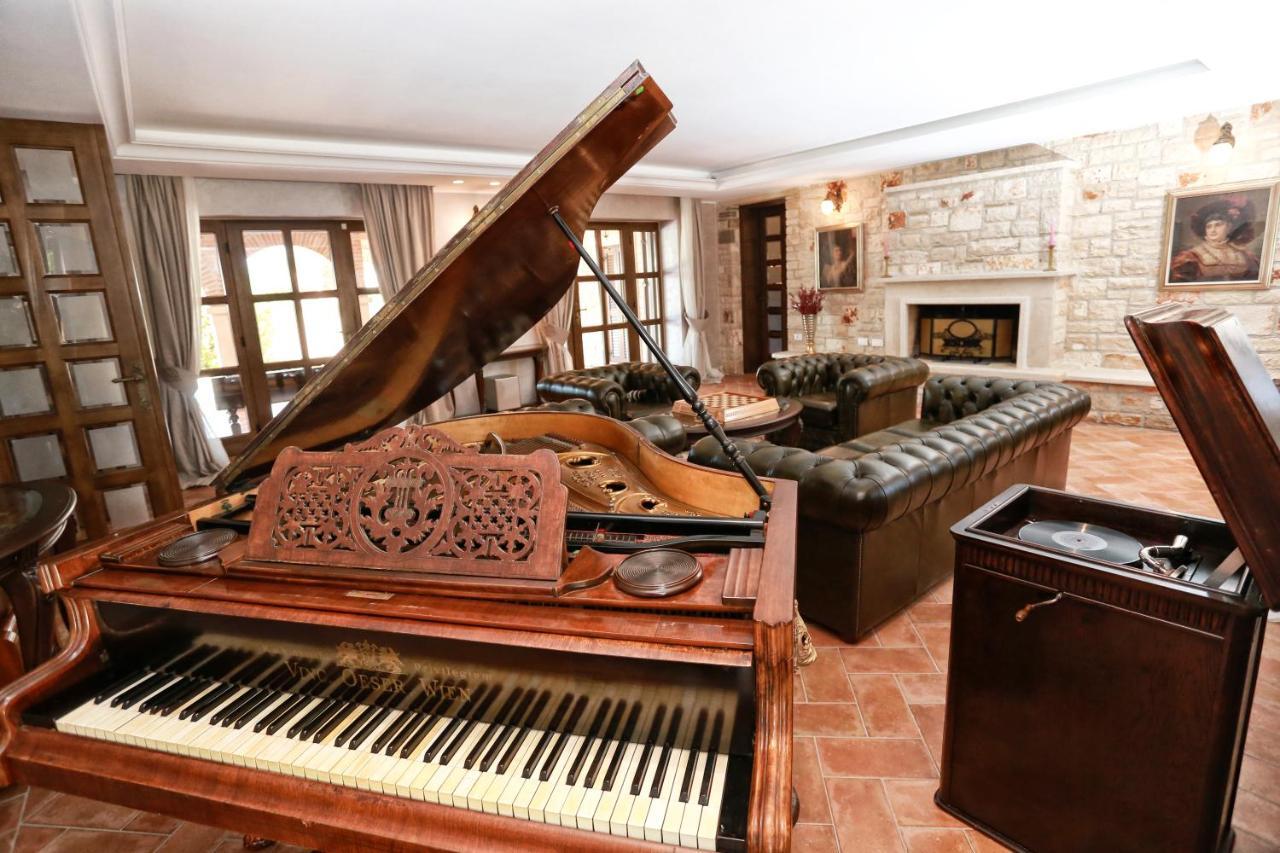 Villa Carolus-Luxurious Istrian Villa Barat  Εξωτερικό φωτογραφία