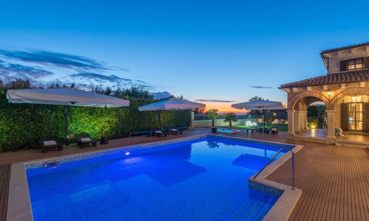 Villa Carolus-Luxurious Istrian Villa Barat  Εξωτερικό φωτογραφία